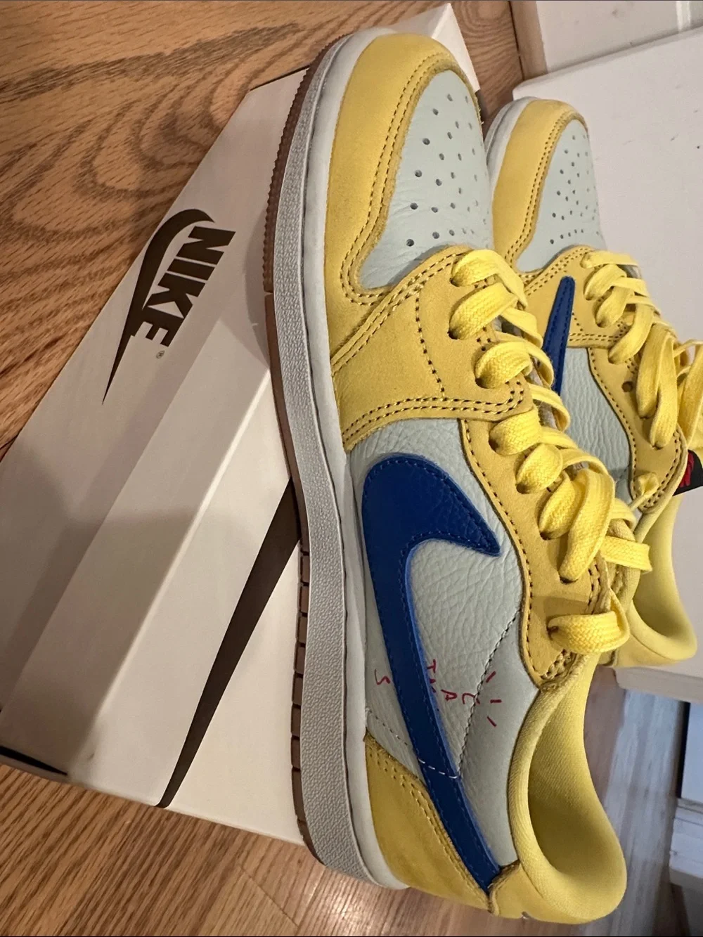 Nike Travis Scott x Air Jordan Yellow Blue DZ4137 700